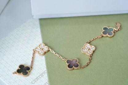 [Raffine] CLOVER 5 MOTIF GRAY MOP BRACELET COLLECTION