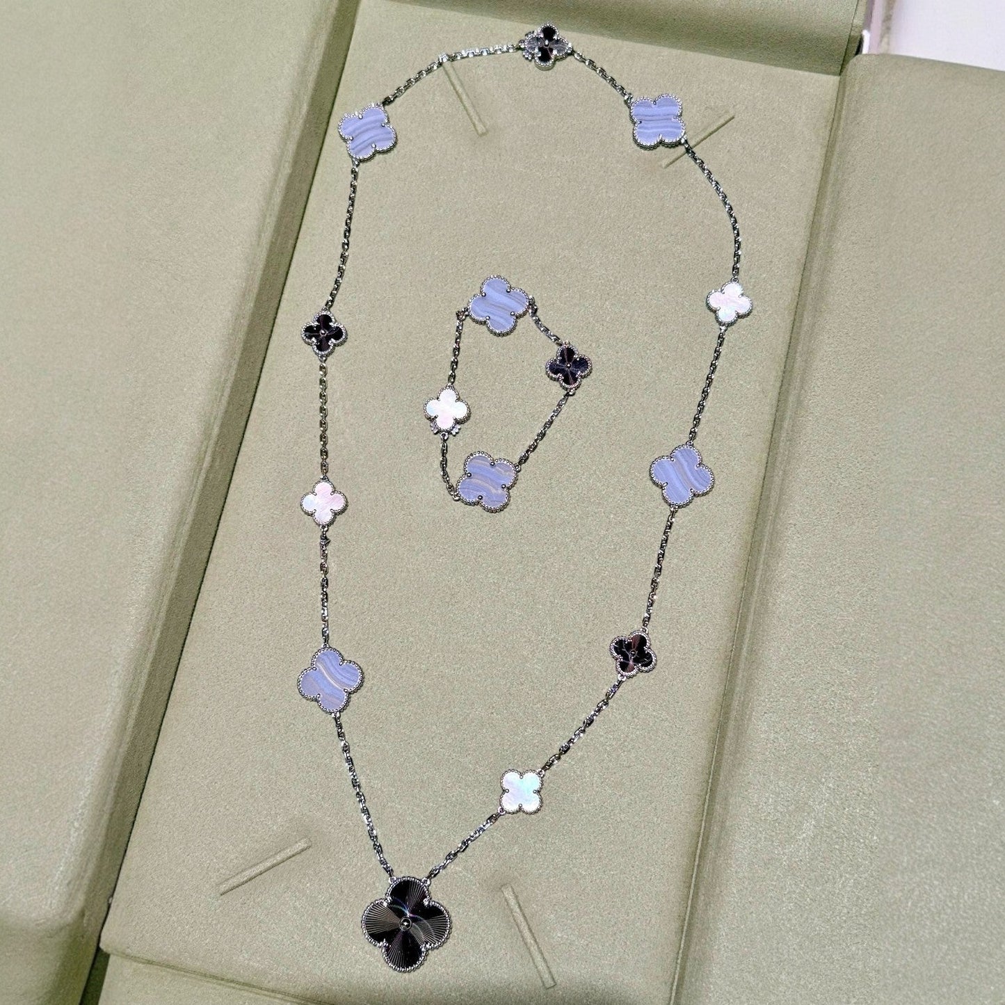 [Raffine]DETACHABLE CLOVER 15(11+4) FLOWER SILVER NECKLACE SET