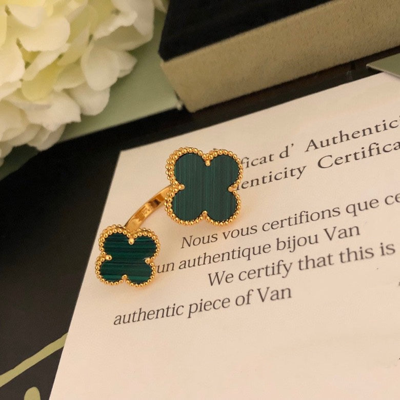[Raffine]CLOVER BETWEEN THE FINGER RING