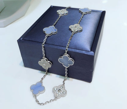[Raffine] COLLAR DE PLATA CON 10 MOTIVOS DE TRÉBOL, CALCEDONIA Y DIAMANTES