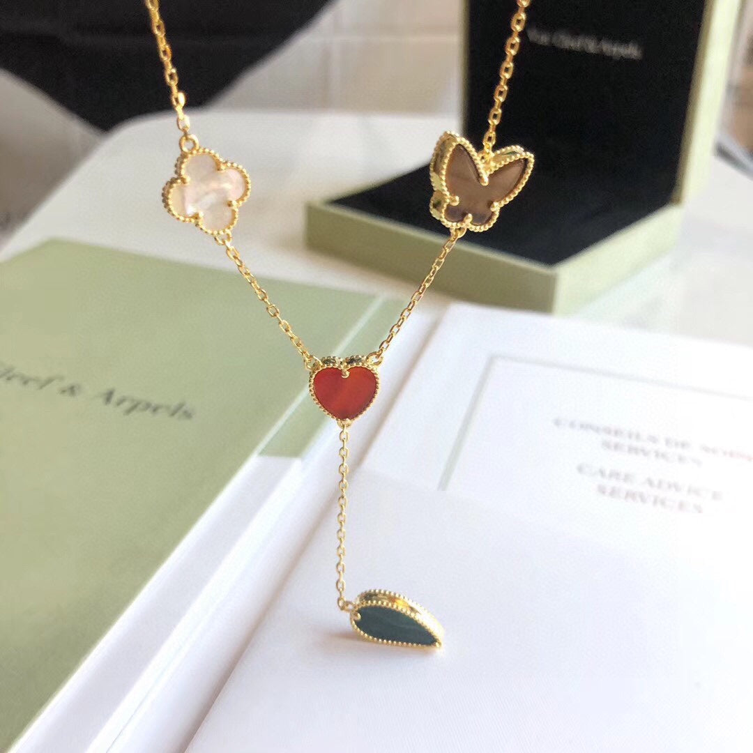 [Raffine] COLLAR DE ORO ROSA CON 4 MOTIVOS LUCKY SPRING