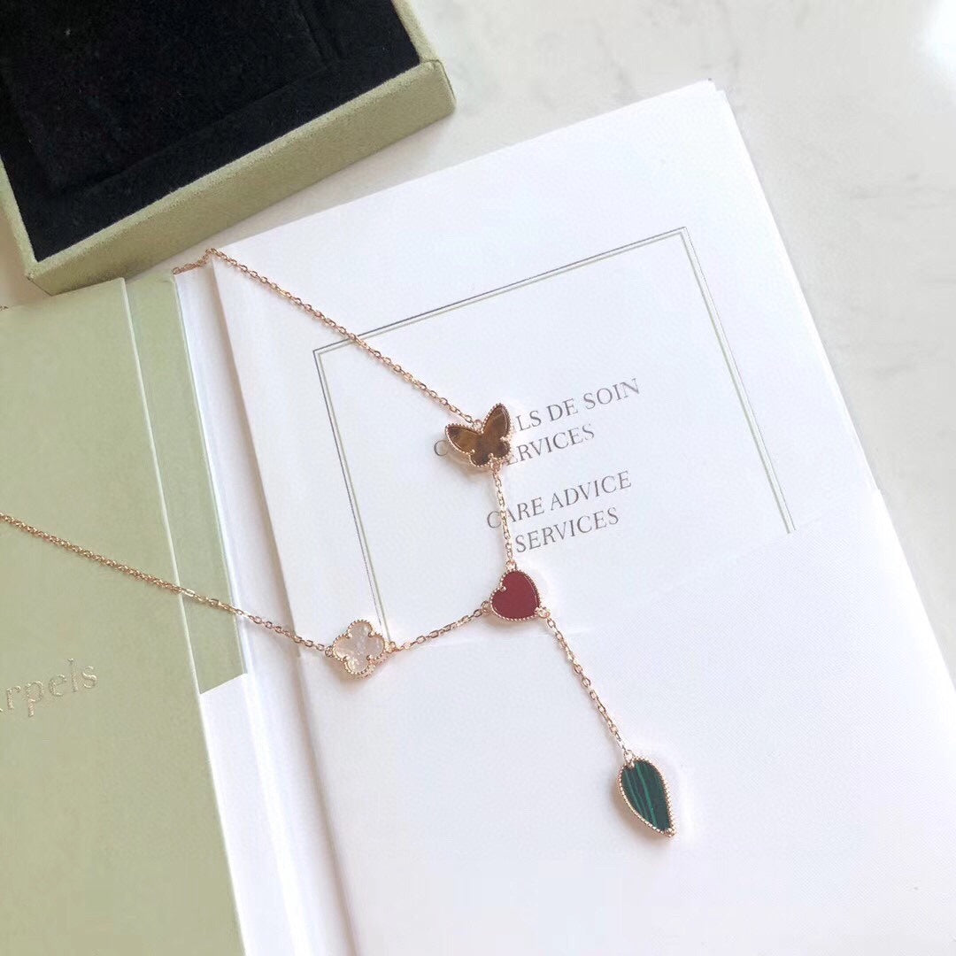 [Raffine] COLLAR DE ORO ROSA CON 4 MOTIVOS LUCKY SPRING