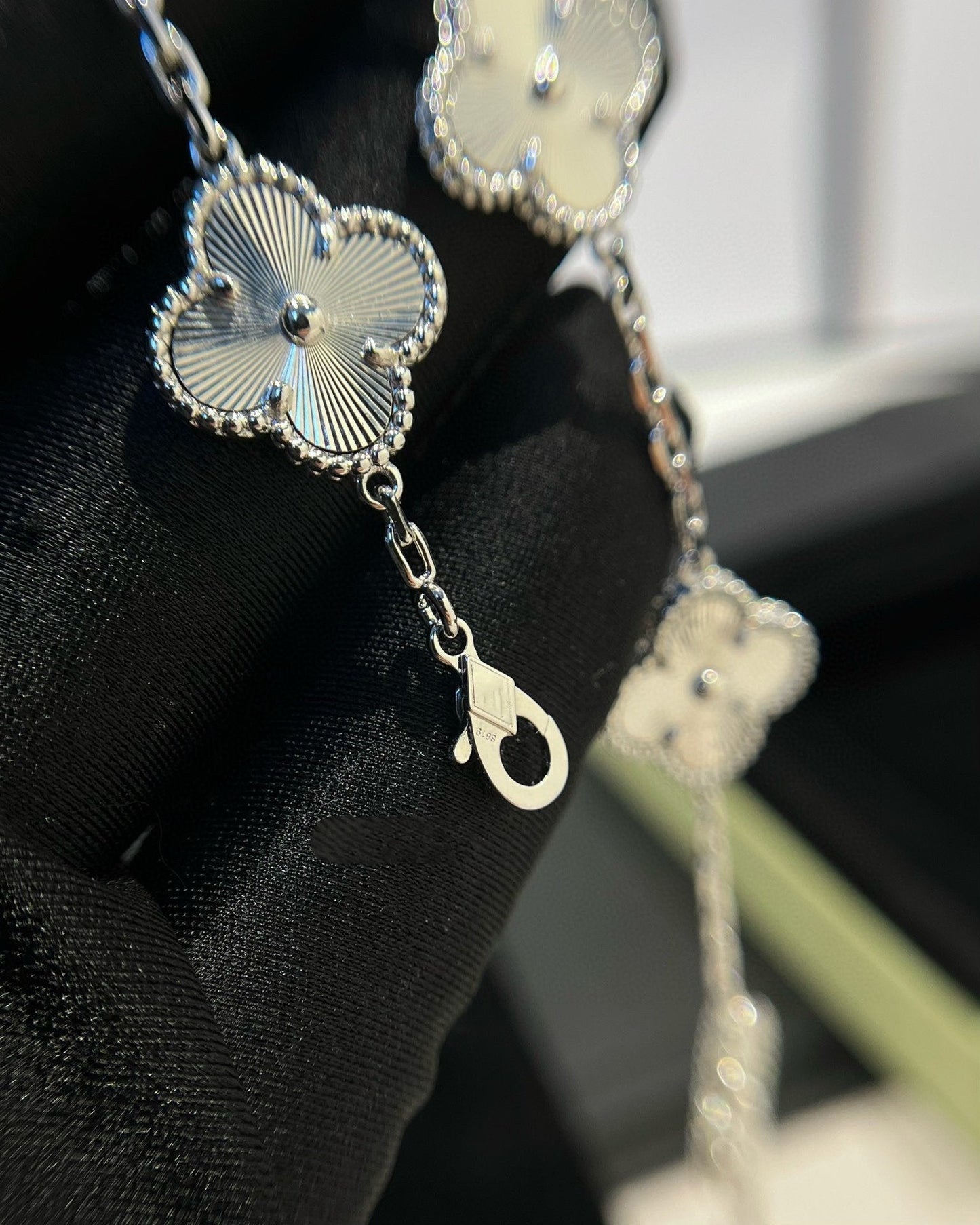 [Raffine]Pulsera de plata con 5 motivos de trébol 
