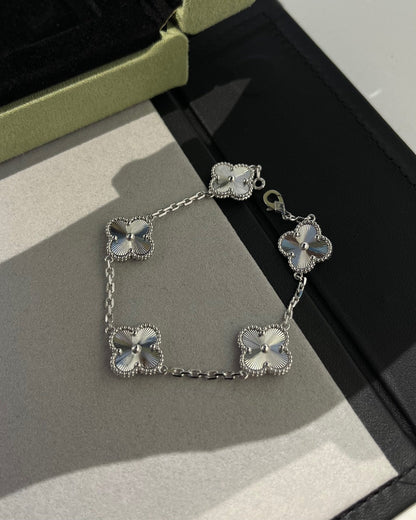[Raffine]Pulsera de plata con 5 motivos de trébol 